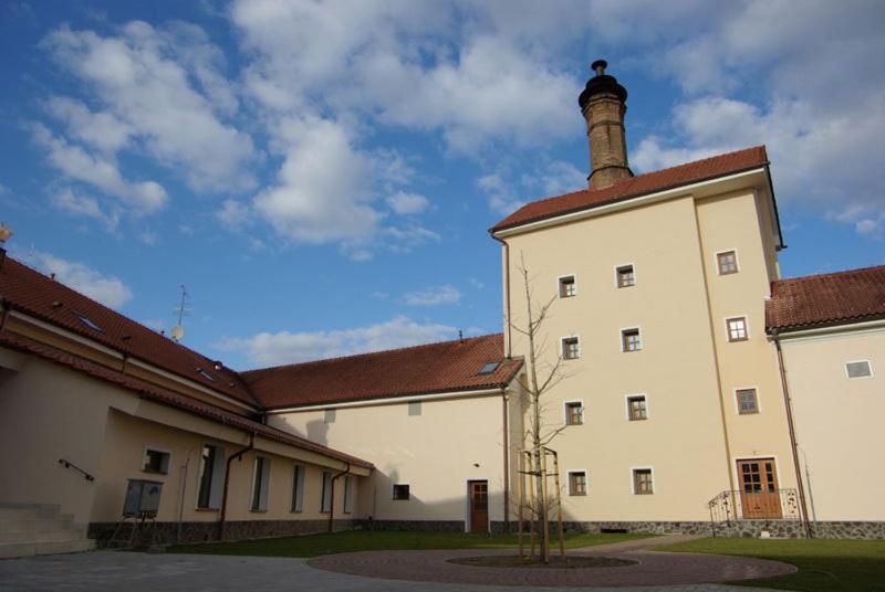 Chateau Krakovany Exteriör bild