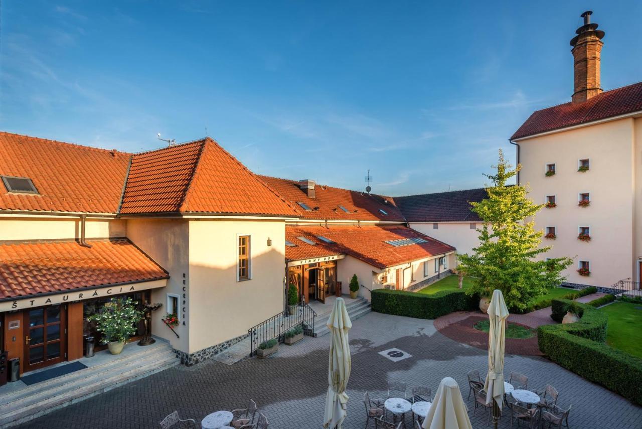 Chateau Krakovany Exteriör bild